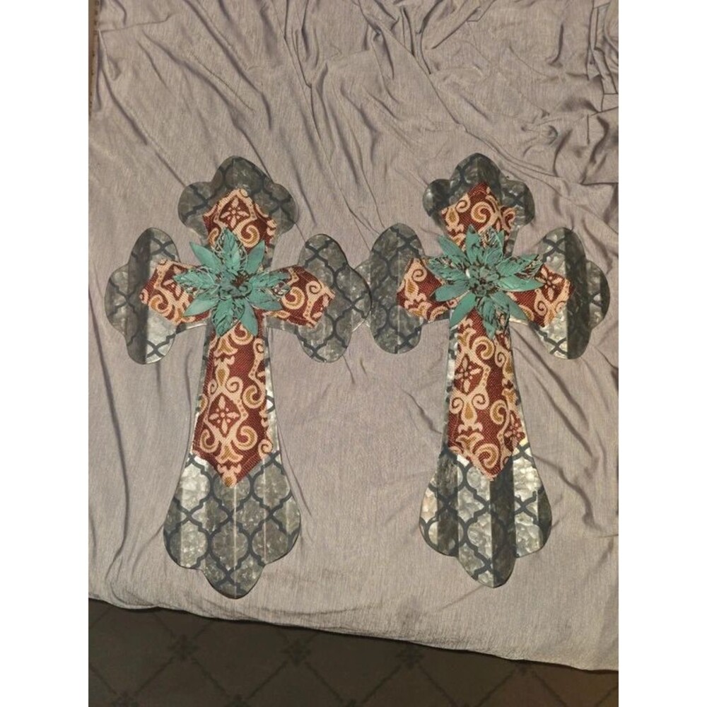 Set of 2 Rustic Western Decorative Metal Wall Crosses